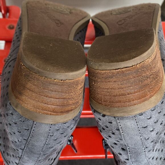 Carlos Perforated Benny Zip up Ankle Boots - Picture 4 of 7